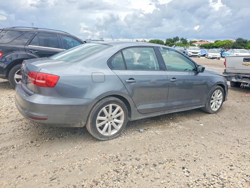 Photo 3 from auction – 2015 VOLKSWAGEN JETTA with VIN 3VW2K7AJXFM213544