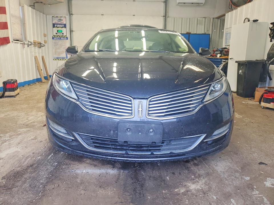 Photo 5 from auction – 2015 LINCOLN MKZ with VIN 3LN6L2LU1FR629475