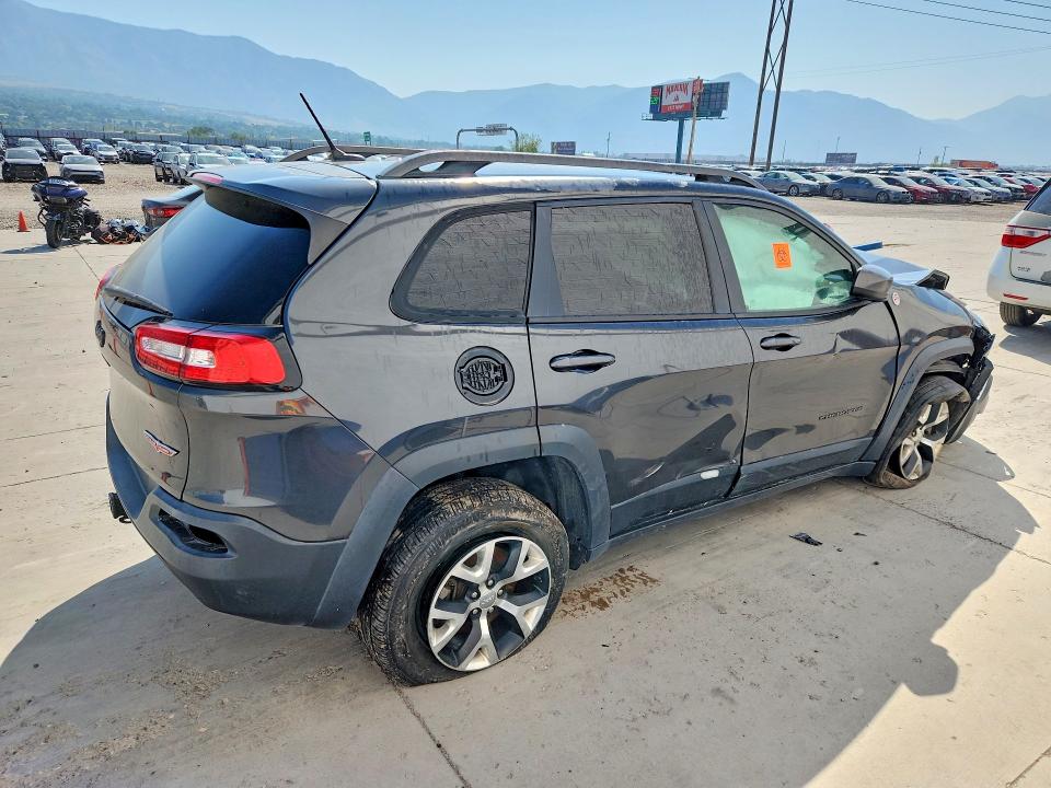 Photo 3 from auction – 2015 JEEP CHEROKEE with VIN 1C4PJMBS0FW739926