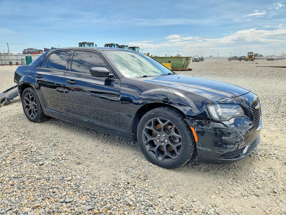 Photo 4 from auction – 2019 CHRYSLER 300 with VIN 2C3CCARG7KH691010