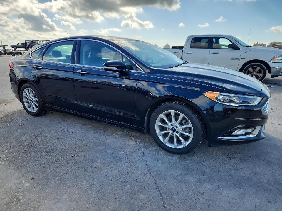 Photo 4 from auction – 2017 FORD FUSION with VIN 3FA6P0HD3HR244451