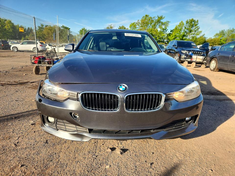 Foto 5 de la subasta – 2014 BMW 320 con VIN WBA3C3G55ENR25212