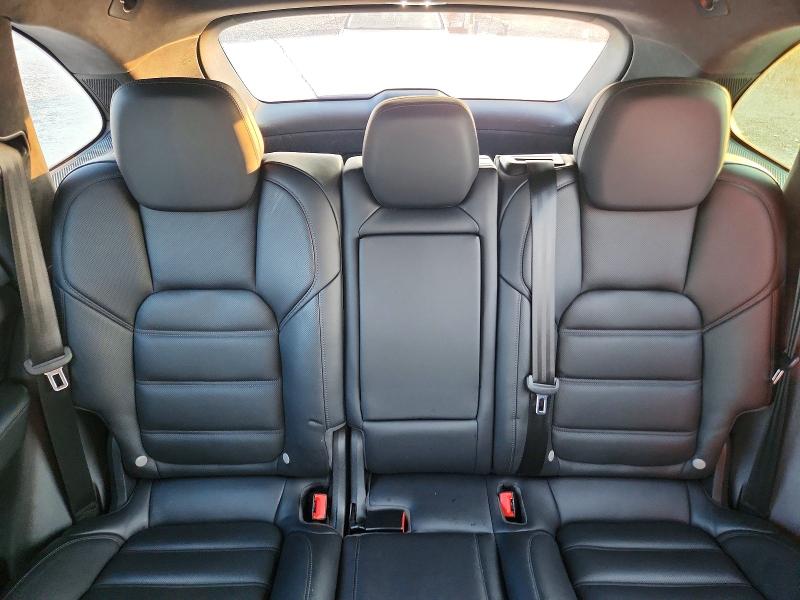 Photo 10 from auction – 2015 PORSCHE CAYENNE with VIN WP1AC2A20FLA82308
