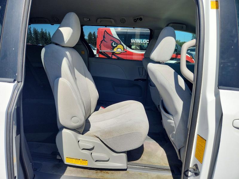 Photo 11 from auction – 2011 TOYOTA SIENNA with VIN 5TDKK3DC3BS077339