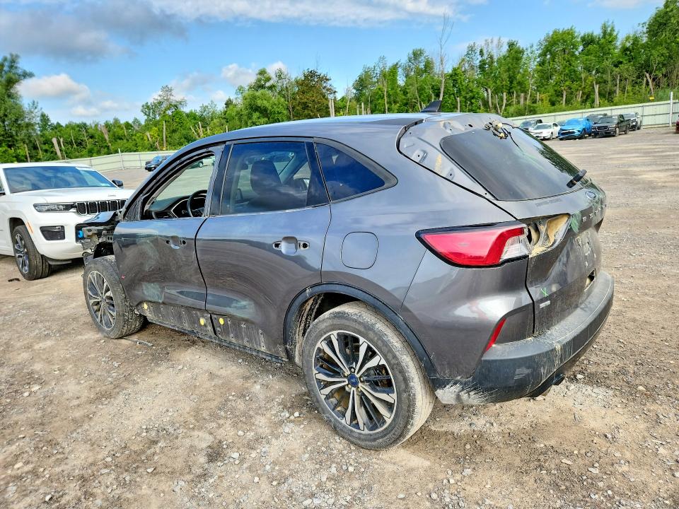 Photo 2 from auction – 2021 FORD ESCAPE with VIN 1FMCU9G60MUB07964