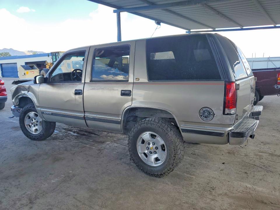 Photo 2 from auction – 1999 CHEVROLET TAHOE with VIN 1GNEK13R3XR144994