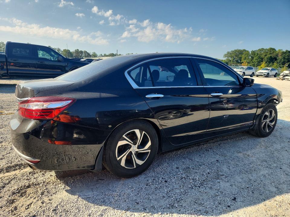 Photo 3 from auction – 2016 HONDA ACCORD with VIN 1HGCR2F39GA001945