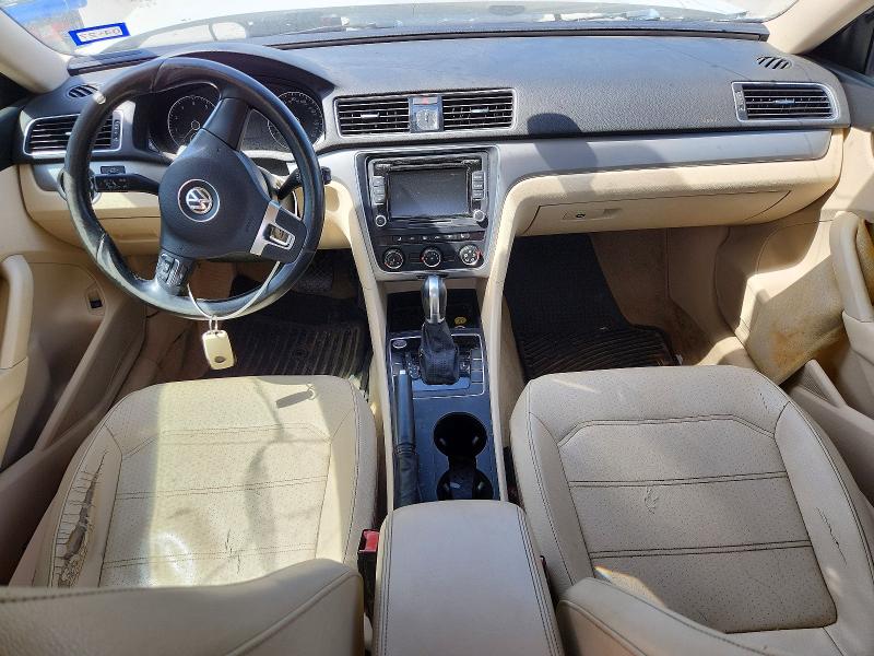 Photo 8 from auction – 2015 VOLKSWAGEN PASSAT with VIN 1VWAS7A37FC080840