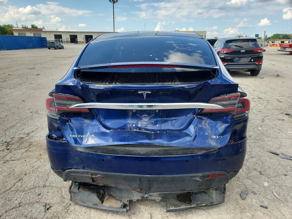 Photo 6 from auction – 2016 TESLA MODEL X with VIN 5YJXCAE23GF012967