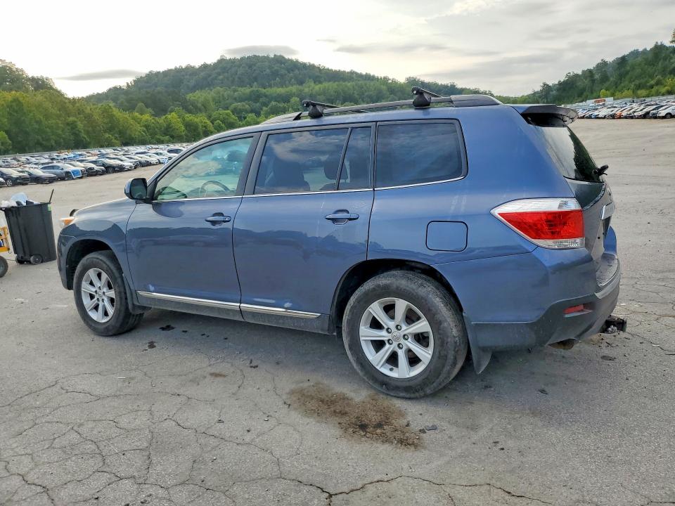 Photo 2 from auction – 2012 TOYOTA HIGHLANDER with VIN 5TDBK3EH9CS166716