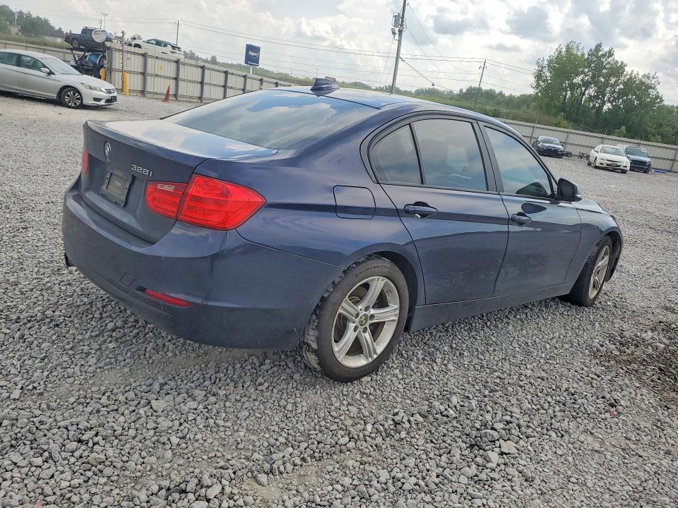 Photo 3 from auction – 2013 BMW 328 with VIN WBA3A5C53DF355677