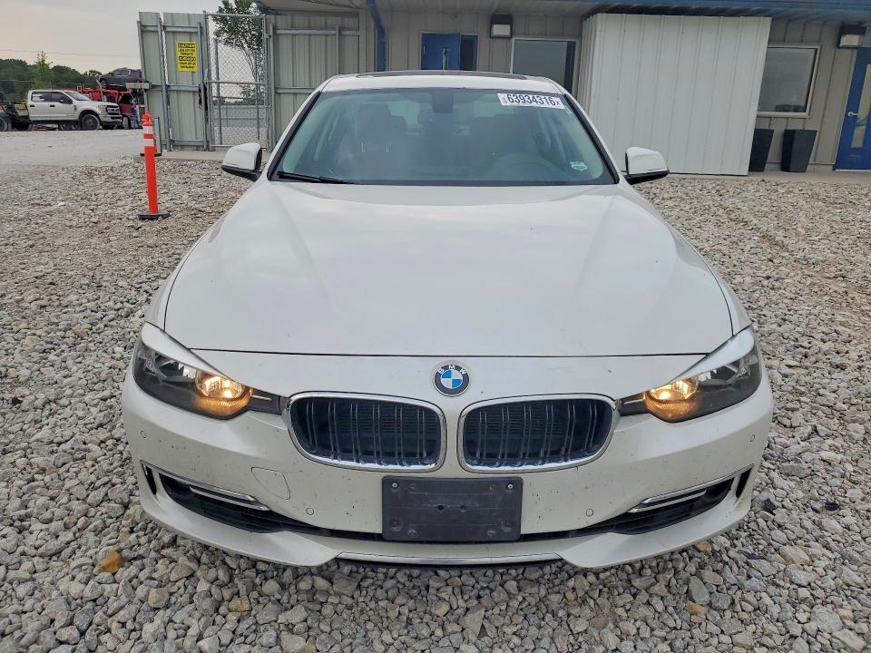 Photo 5 from auction – 2015 BMW 328 with VIN WBA3C1C54FK122436