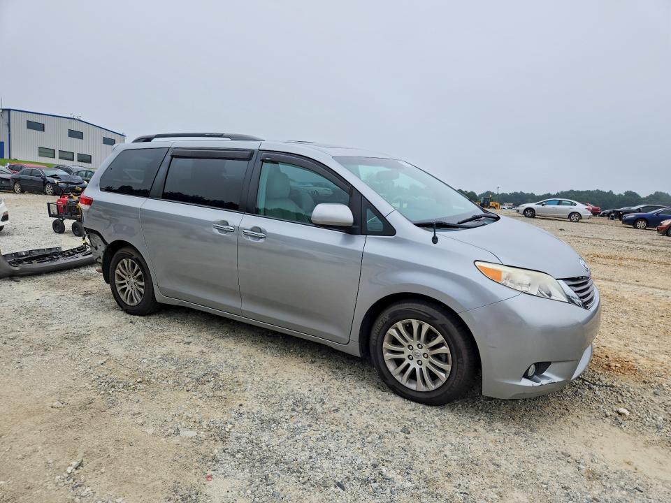 Photo 4 from auction – 2013 TOYOTA SIENNA with VIN 5TDYK3DC5DS340654
