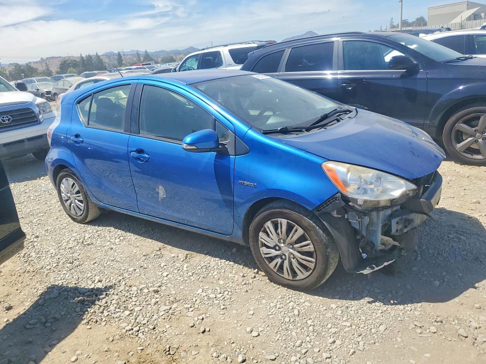 Photo 4 from auction – 2014 TOYOTA PRIUS C with VIN JTDKDTB33E1559985