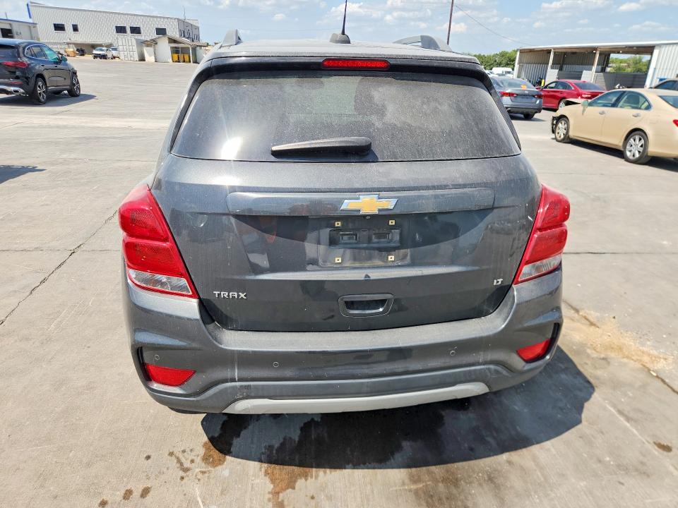 Photo 6 from auction – 2018 CHEVROLET TRAX with VIN 3GNCJLSB8JL203353