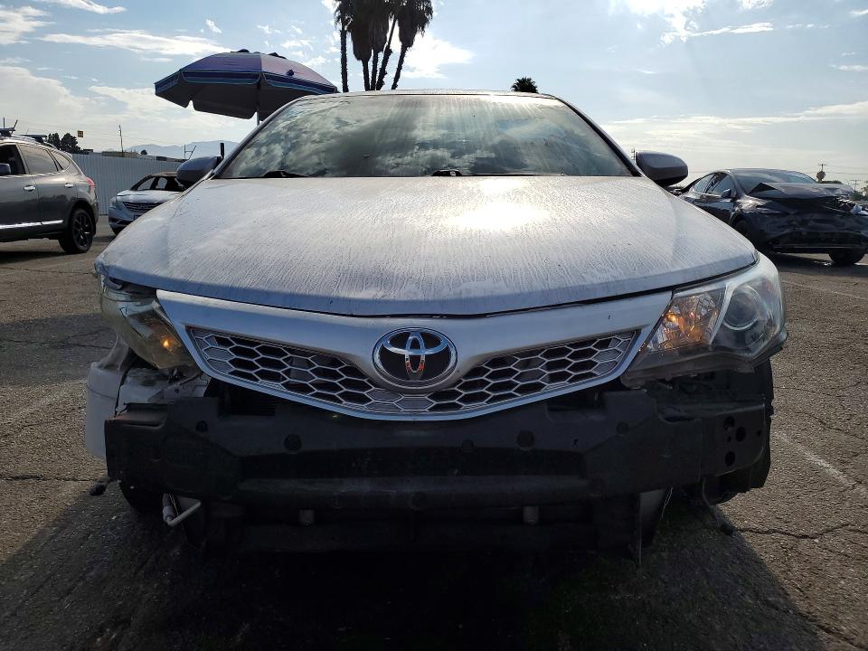 Снимка 5 от търг – 2014 TOYOTA CAMRY с VIN 4T1BF1FK0EU824713