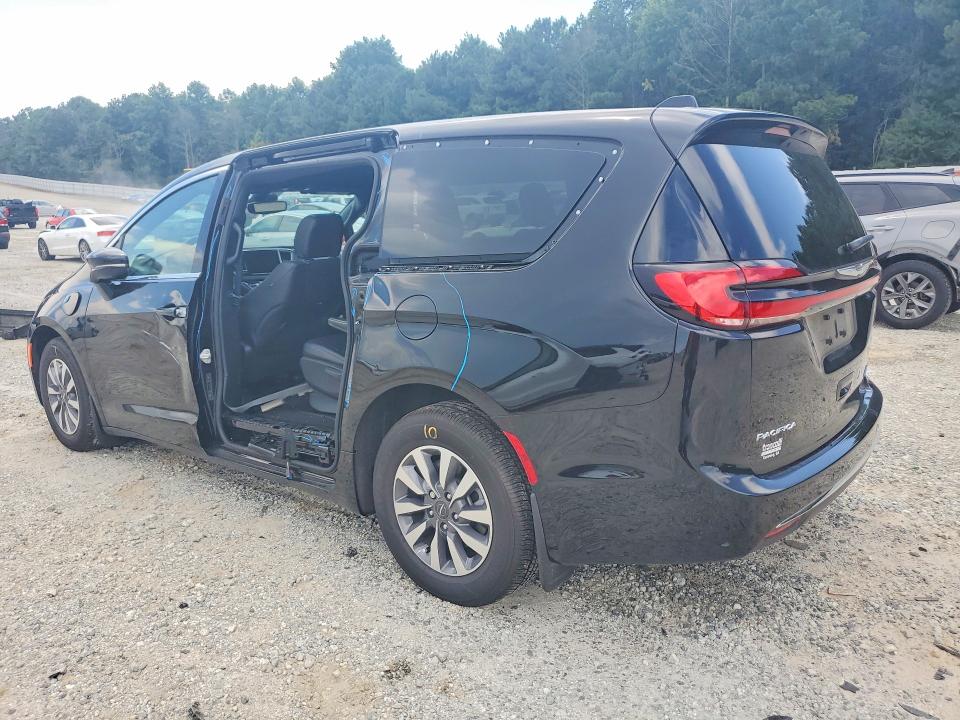 Photo 2 from auction – 2025 CHRYSLER PACIFICA with VIN 2C4RC1S73SR536092