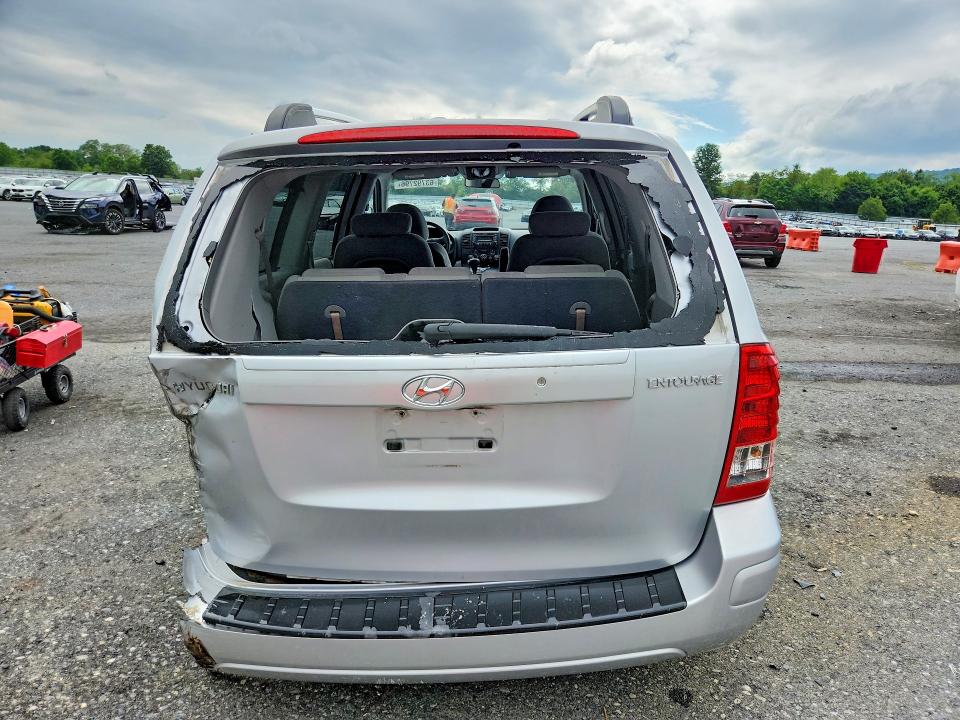Photo 6 from auction – 2008 HYUNDAI ENTOURAGE with VIN KNDMC233986046557