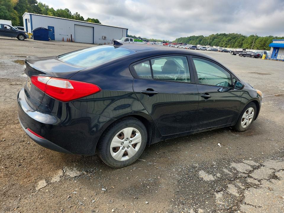 Photo 3 from auction – 2016 KIA FORTE 4D LX with VIN KNAFK4A62G5459037