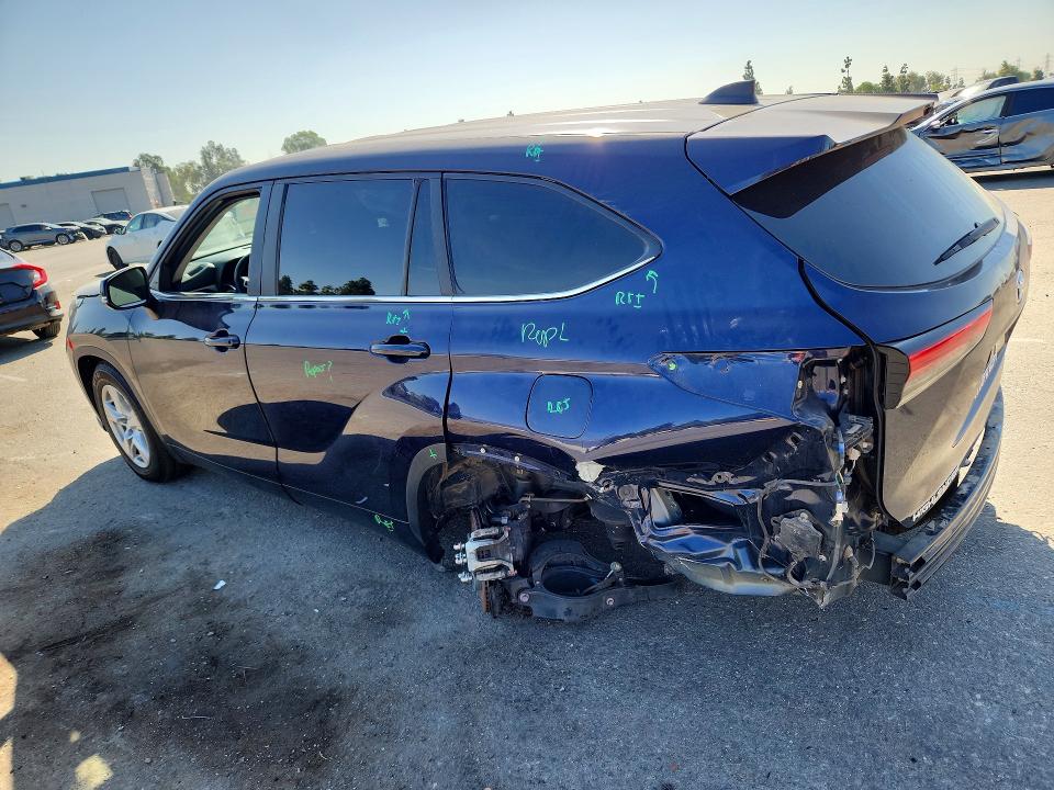 Photo 2 from auction – 2023 TOYOTA HIGHLANDER with VIN 5TDKDRAHXPS020754