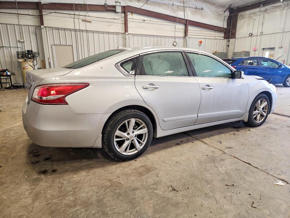 Photo 3 from auction – 2013 NISSAN ALTIMA with VIN 1N4AL3AP2DC263335