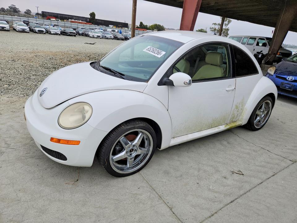 VOLKSWAGEN NEW BEETLE 2009 with VIN 3VWPW31C69M511582 - Photo from auction
