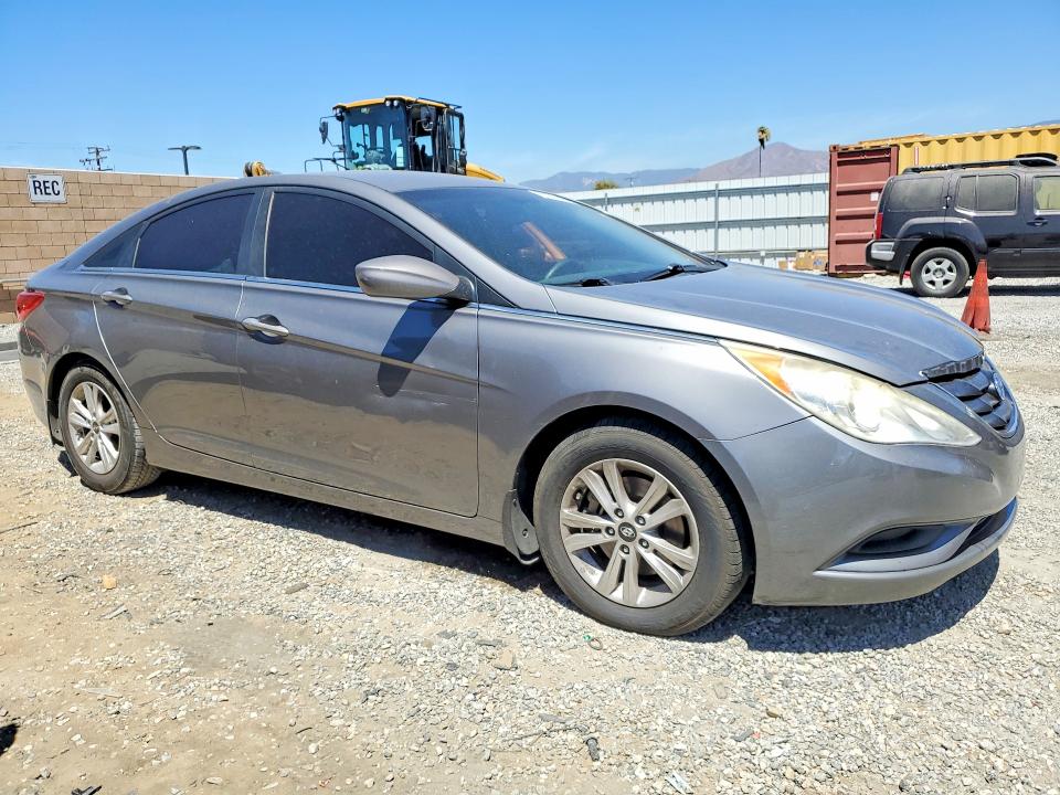 Photo 4 from auction – 2012 HYUNDAI SONATA with VIN 5NPEB4AC4CH414972