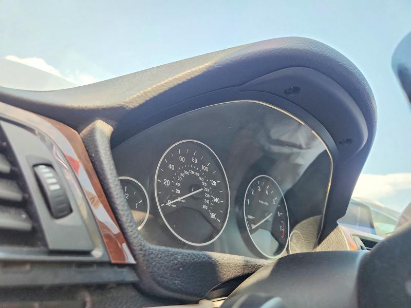 Photo 9 from auction – 2014 BMW 320 with VIN WBA3C3G52ENR25748