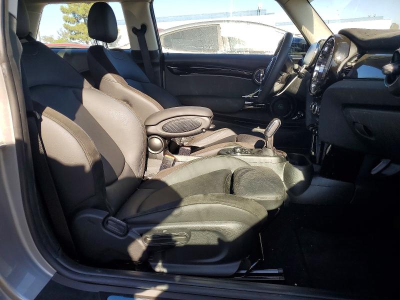 Photo 10 from auction – 2024 MINI COOPER with VIN WMW13DJ02R2V88533