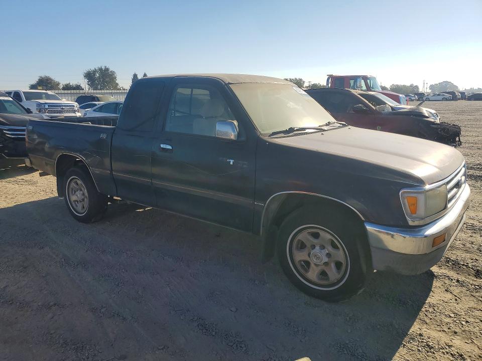 Photo 4 from auction – 1997 TOYOTA T100 with VIN JT4TN14D7V0033134