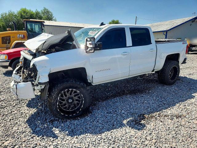 CHEVROLET SILVERADO 2018 with VIN 3GCUKREC4JG437743 - Photo from auction