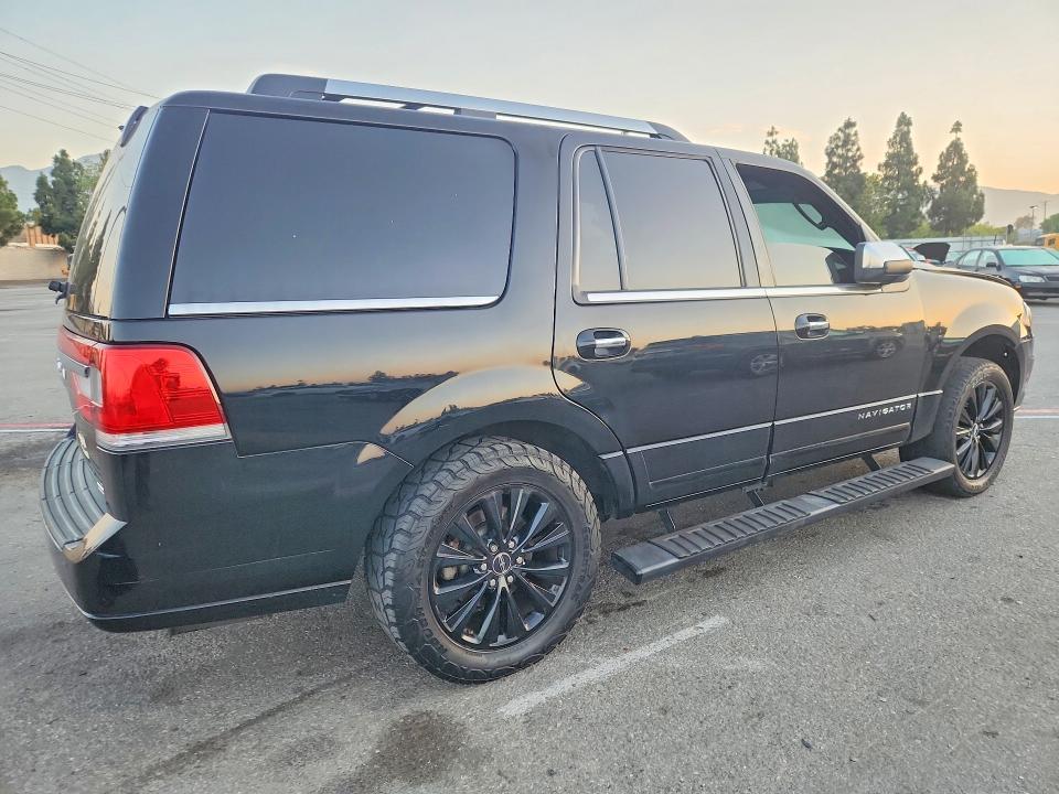 Photo 3 from auction – 2016 LINCOLN NAVIGATOR with VIN 5LMJJ2HT3GEL09429