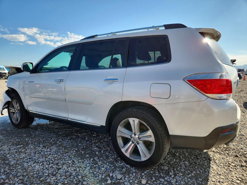 Photo 2 from auction – 2013 TOYOTA HIGHLANDER with VIN 5TDDK3EH6DS201478