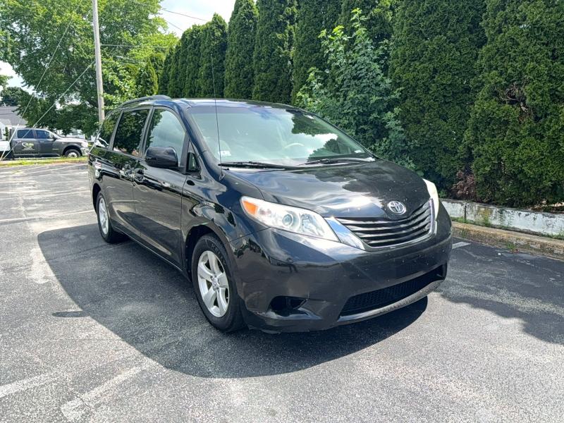 2013 TOYOTA SIENNA - Търг №64401116