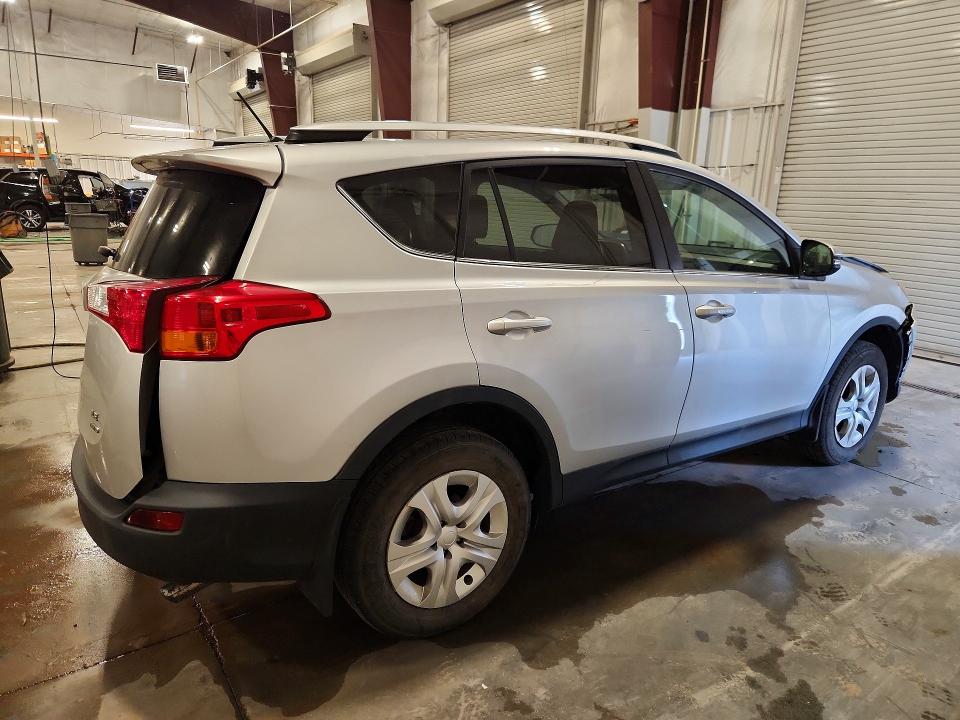 Photo 3 from auction – 2015 TOYOTA RAV4 with VIN 2T3BFREV8FW327346