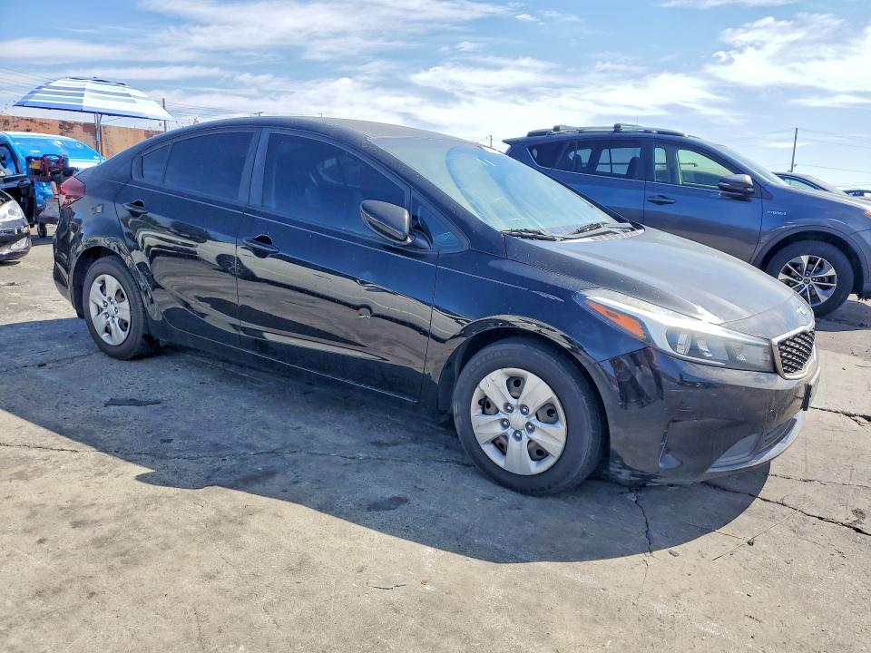 Zdjęcie 4 z aukcji – 2017 KIA FORTE z VIN 3KPFK4A75HE069177