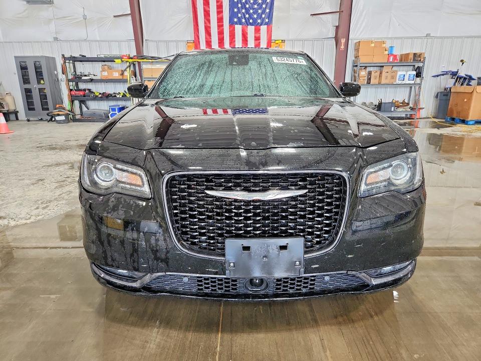 Photo 5 from auction – 2018 CHRYSLER 300 with VIN 2C3CCAGG2JH321195