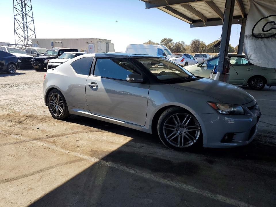 Photo 4 from auction – 2011 SCION TC with VIN JTKJF5C76B3004895