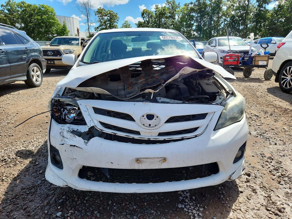 Photo 5 from auction – 2012 TOYOTA COROLLA with VIN 2T1BU4EE1CC887563