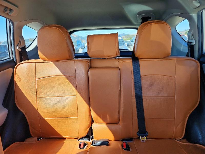 Photo 10 from auction – 2017 TOYOTA RAV4 with VIN 2T3RFREV4HW692060