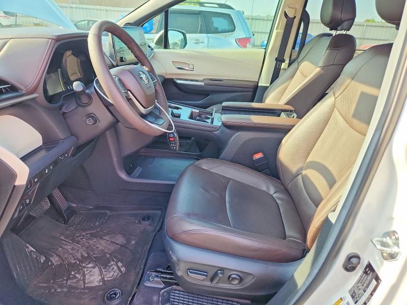 Фото 7 с аукциона – 2024 TOYOTA SIENNA с VIN 5TDESKFC2RS138565