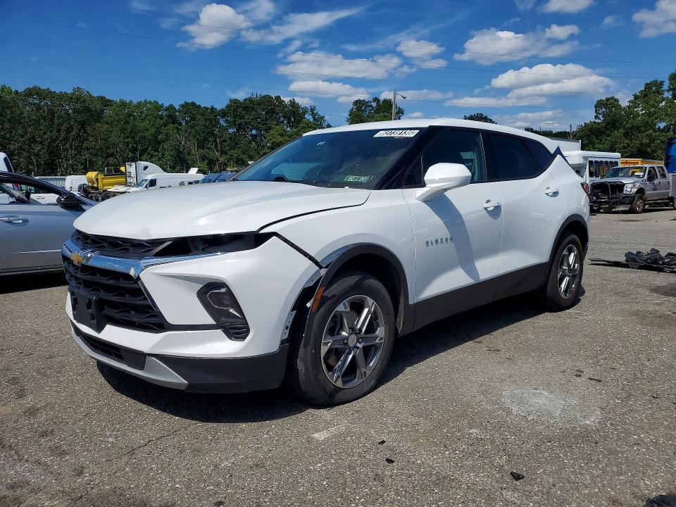 CHEVROLET BLAZER 2023 with VIN 3GNKBHR42PS183631 - Photo from auction