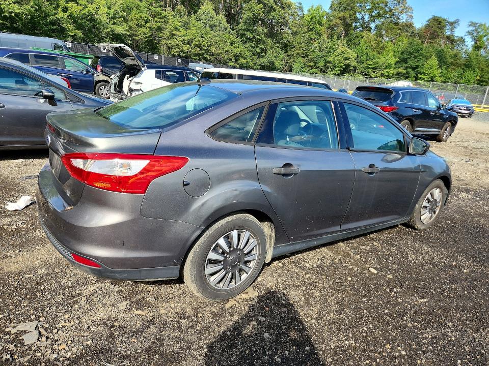 Photo 3 from auction – 2014 FORD FOCUS with VIN 1FADP3E22EL426955