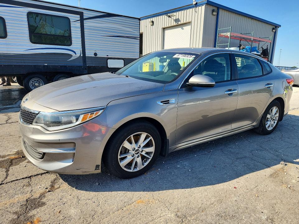 KIA OPTIMA 2017 with VIN 5XXGT4L31HG135968 - Photo from auction