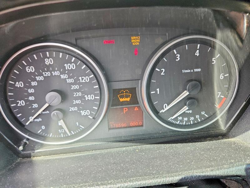 Photo 9 from auction – 2006 BMW 325 with VIN WBAVB135X6PT26351