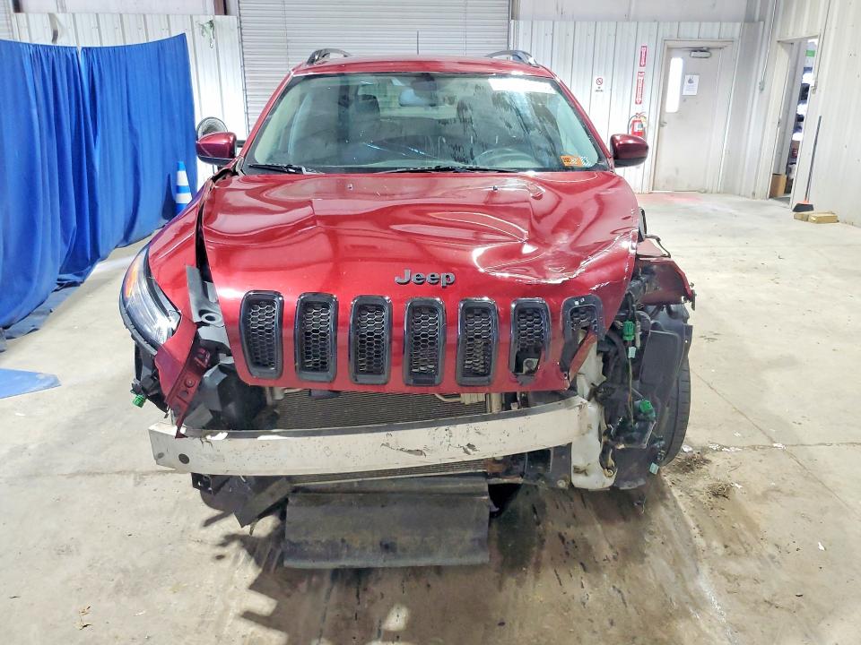 Photo 5 from auction – 2018 JEEP CHEROKEE with VIN 1C4PJLCB7JD612166