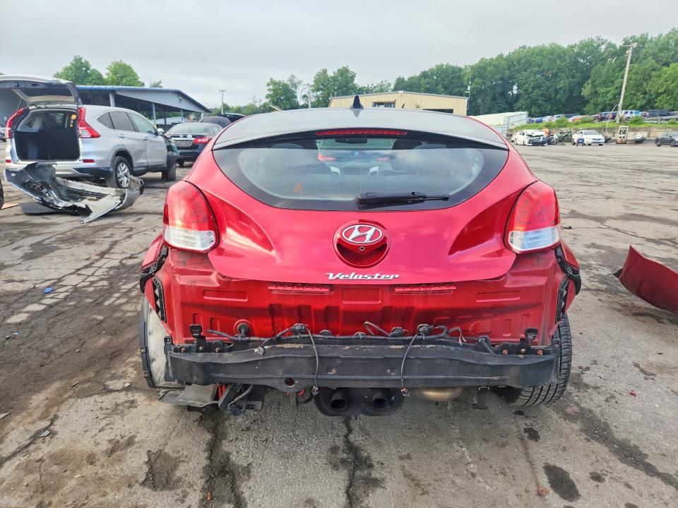 Photo 6 from auction – 2016 HYUNDAI VELOSTER with VIN KMHTC6AD5GU273183