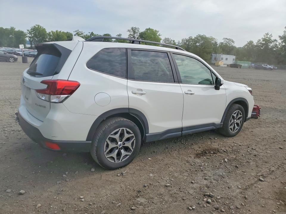 Photo 3 from auction – 2021 SUBARU FORESTER with VIN JF2SKAFC4MH418595