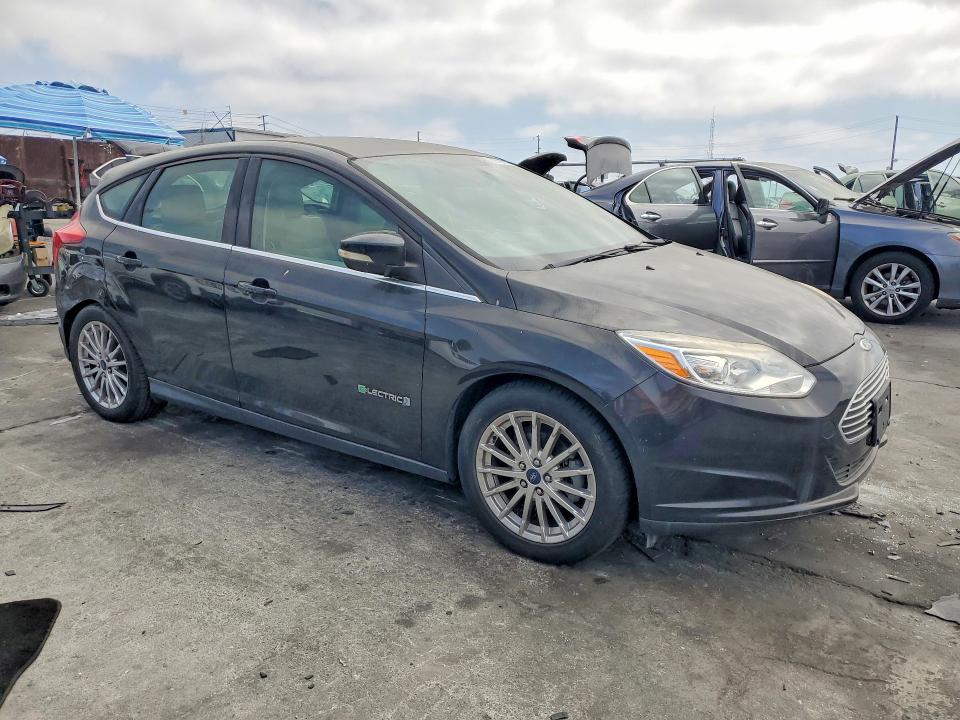 Photo 4 from auction – 2014 FORD FOCUS with VIN 1FADP3R41EL111821