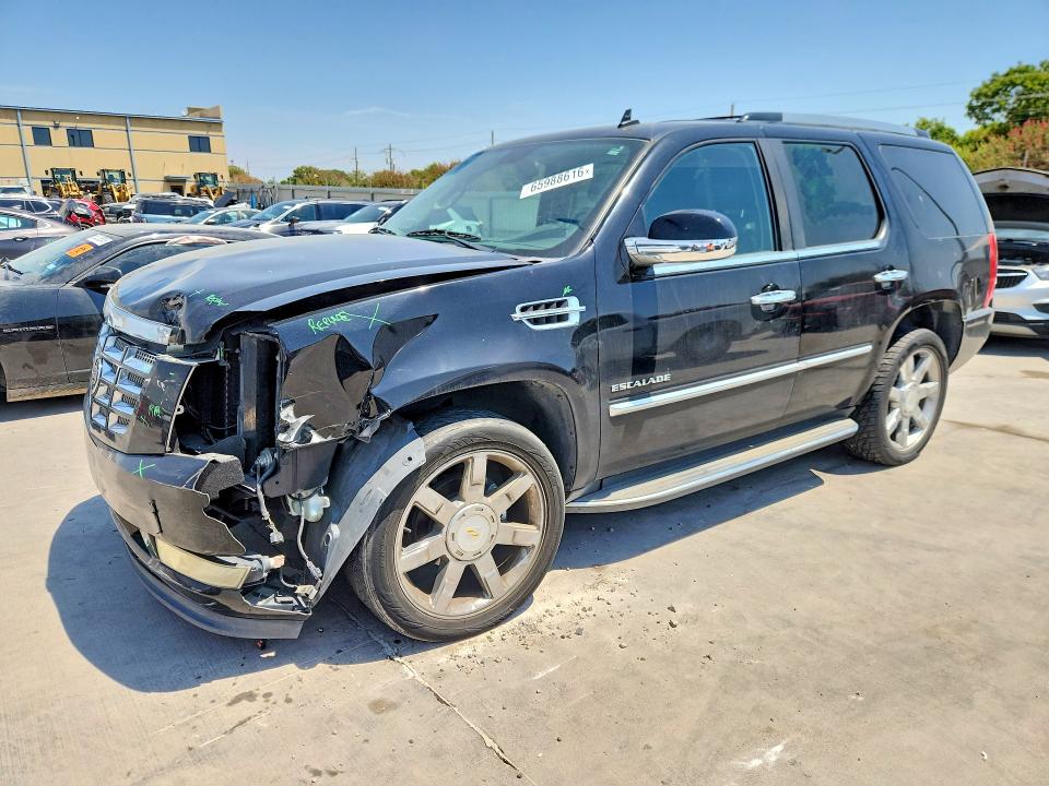 CADILLAC ESCALADE 2011 with VIN 1GYS3AEF1BR211364 - Photo from auction